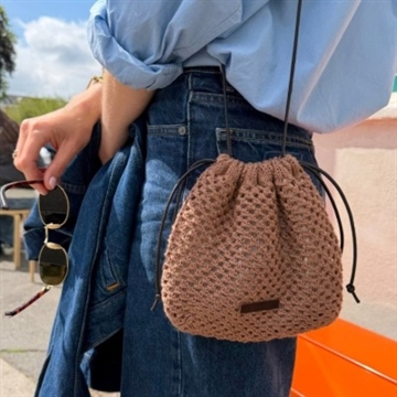 Juno Satchel - Taske fra PetiteKnit